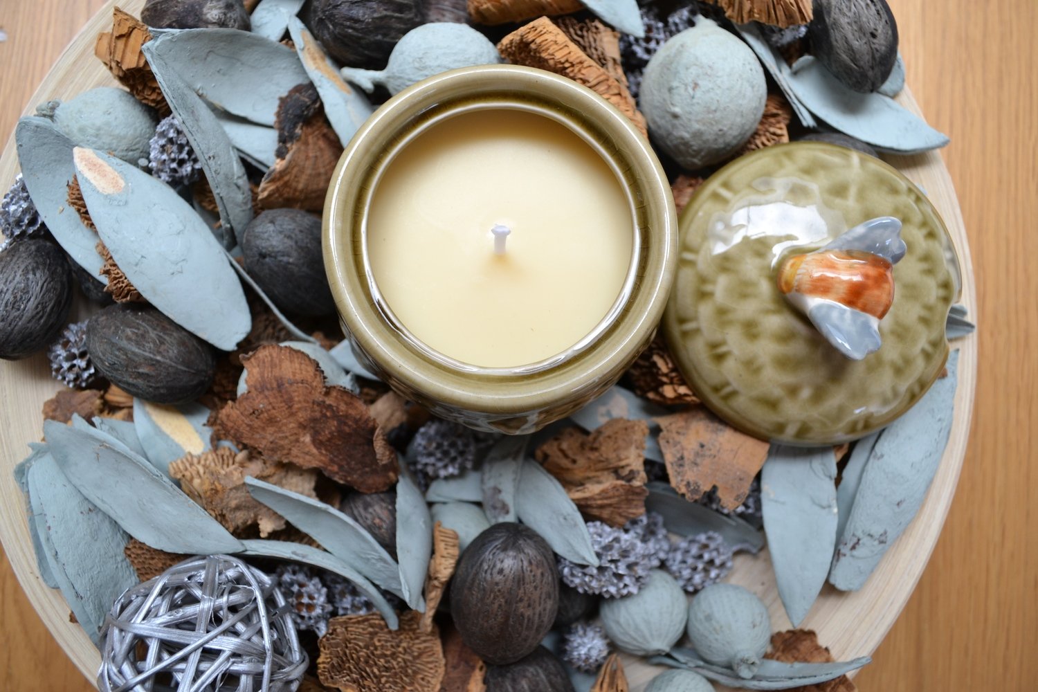 Unique Oats & Honey Scented Candle