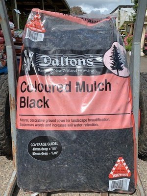 Daltons Coloured Black Mulch