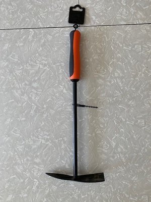 BAHCO Long Border Hoe - 1 point.