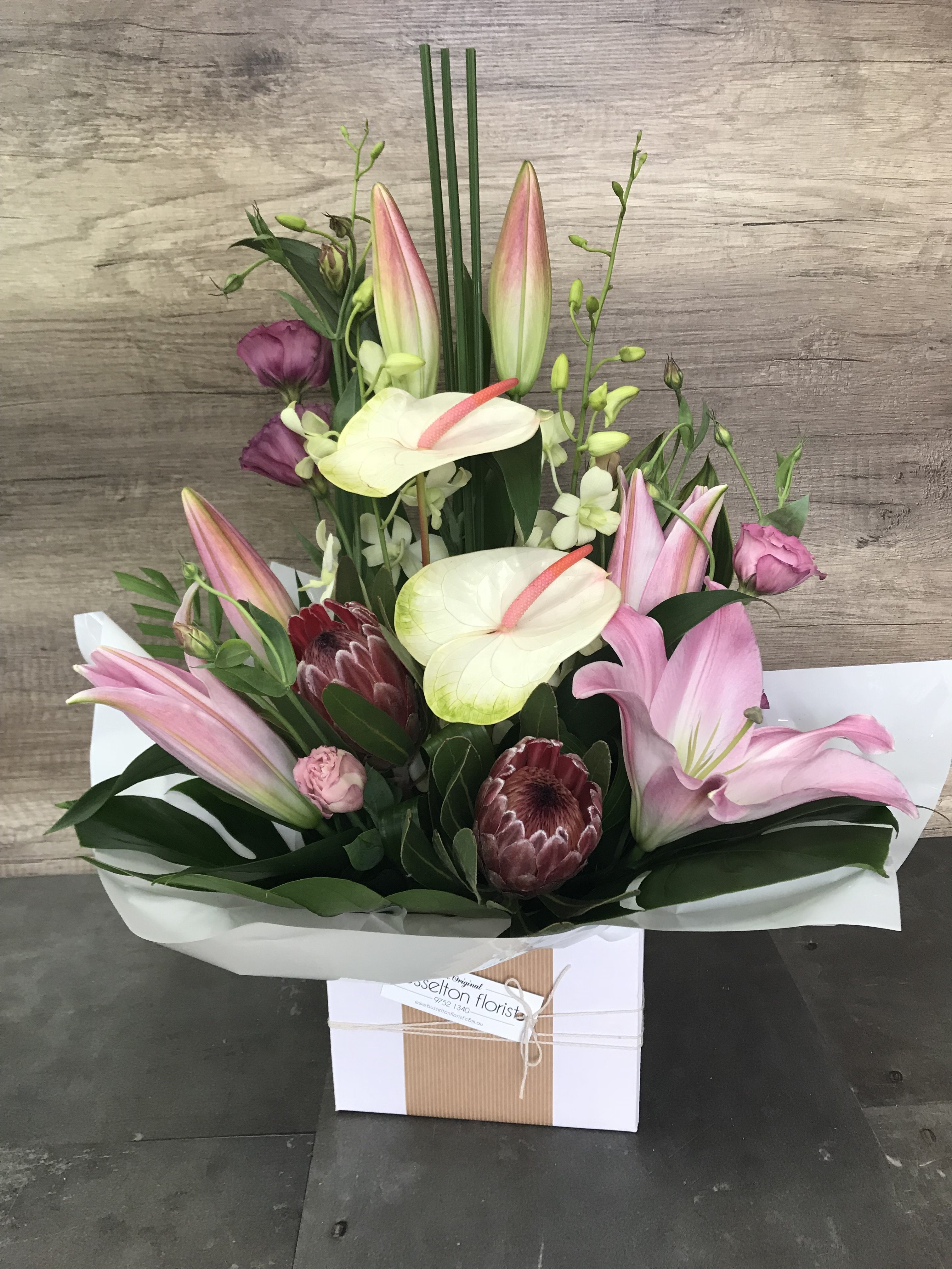 Mixed Box Arrangement Large 00034