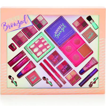 Sunkissed Beautiful and Bronzed Gift Set 19 Pieces 00065