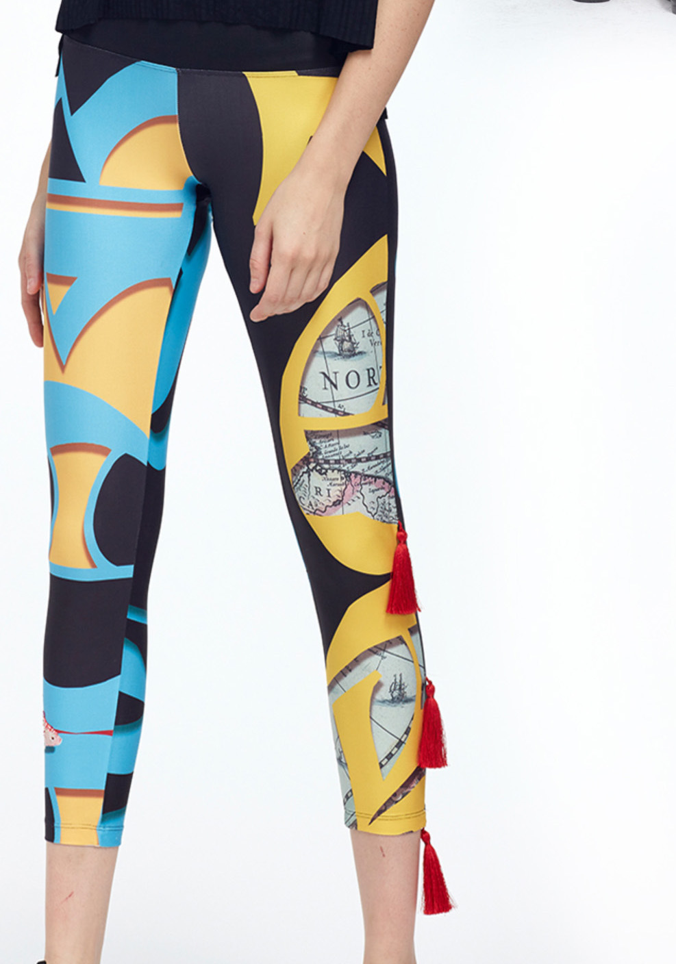 IPNG: The World At Your Paper Boat Trip Hanging Tassel Legging