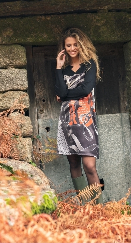 Maloka: Jazz Girl Printed Jacquard Pull Tied Hem Dress