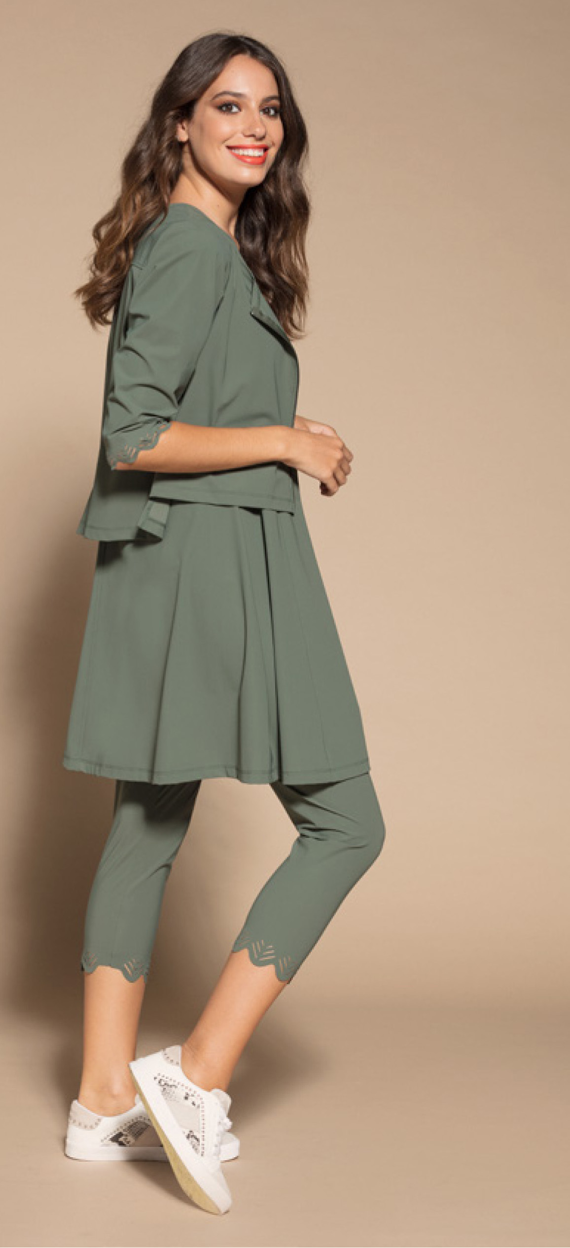 Maloka: Sleek Swirl Cropped Legging (Many Colors!)