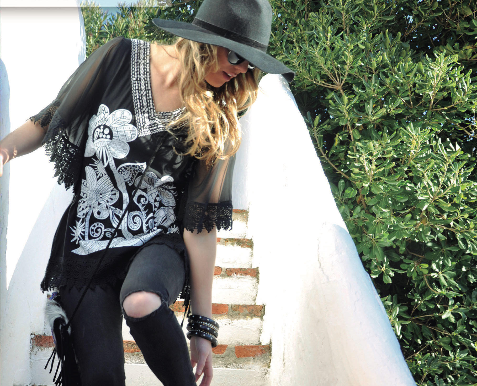 Savage Culture: White Rose Black Canvas Blouse Selena SAVAGE_32190