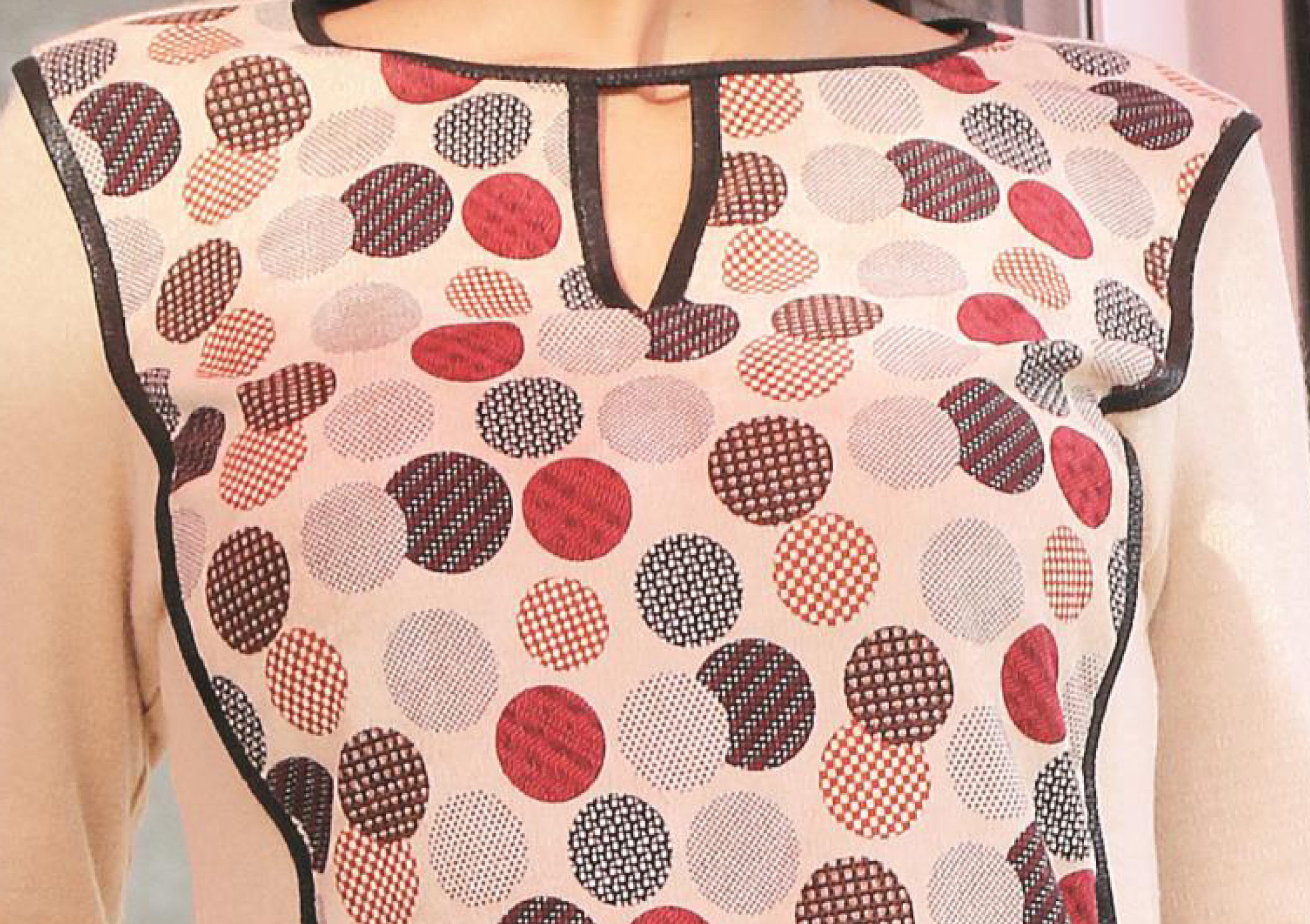 S'Quise Paris: Liquid Leather Outlined Keyhole Top