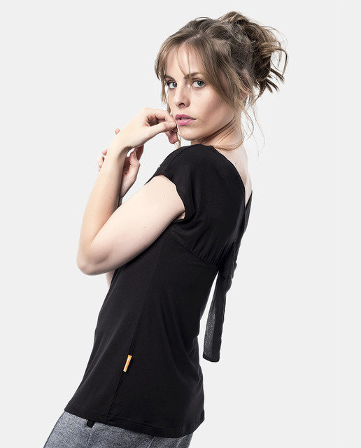 Mamatayoe: Backwards Bow Embroidered Fit & Flare Tunic