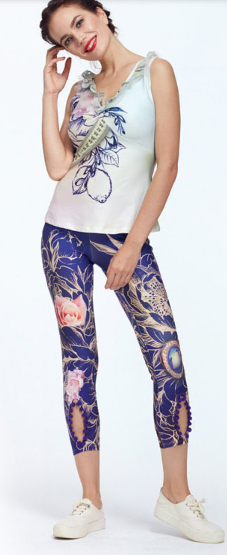 IPNG: Winter Rose Garden Peek-A-Boo Lokoometric Illusion Legging