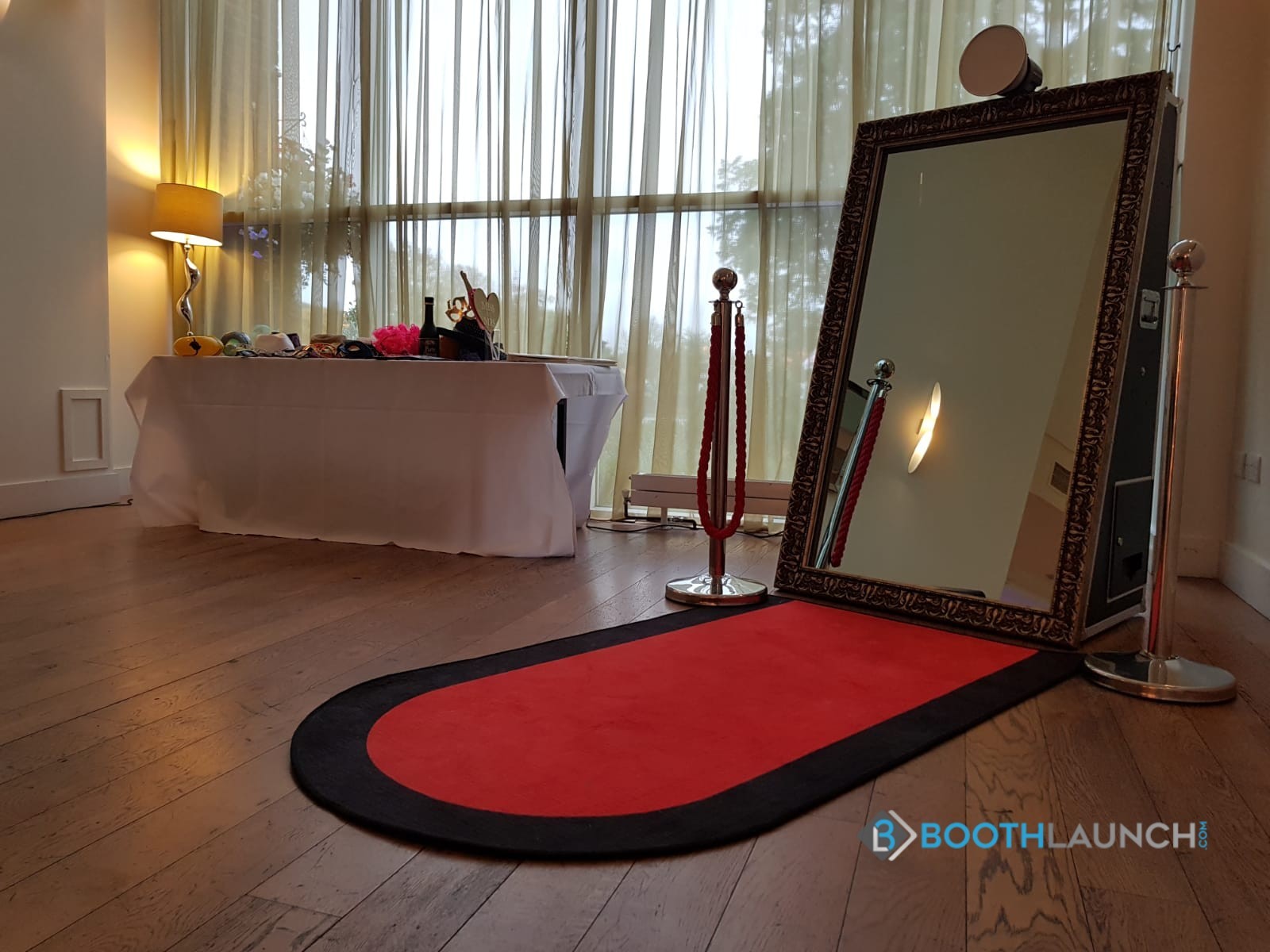 "Open Premiere" Chenille Red Carpet