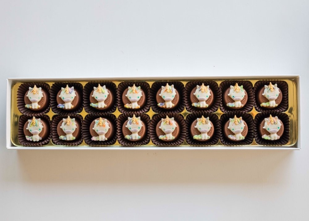 16 Unicorns filled with original almond marzipan.