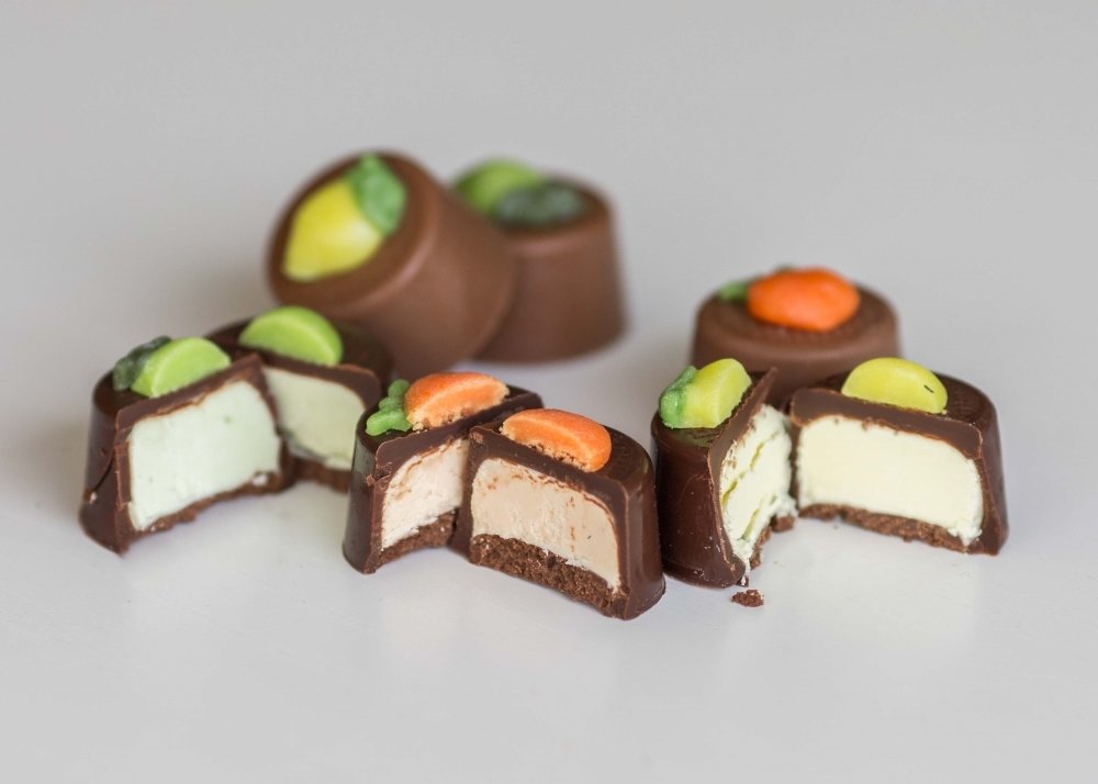 Citrus Trio includes orange, lemon and lime fondant.