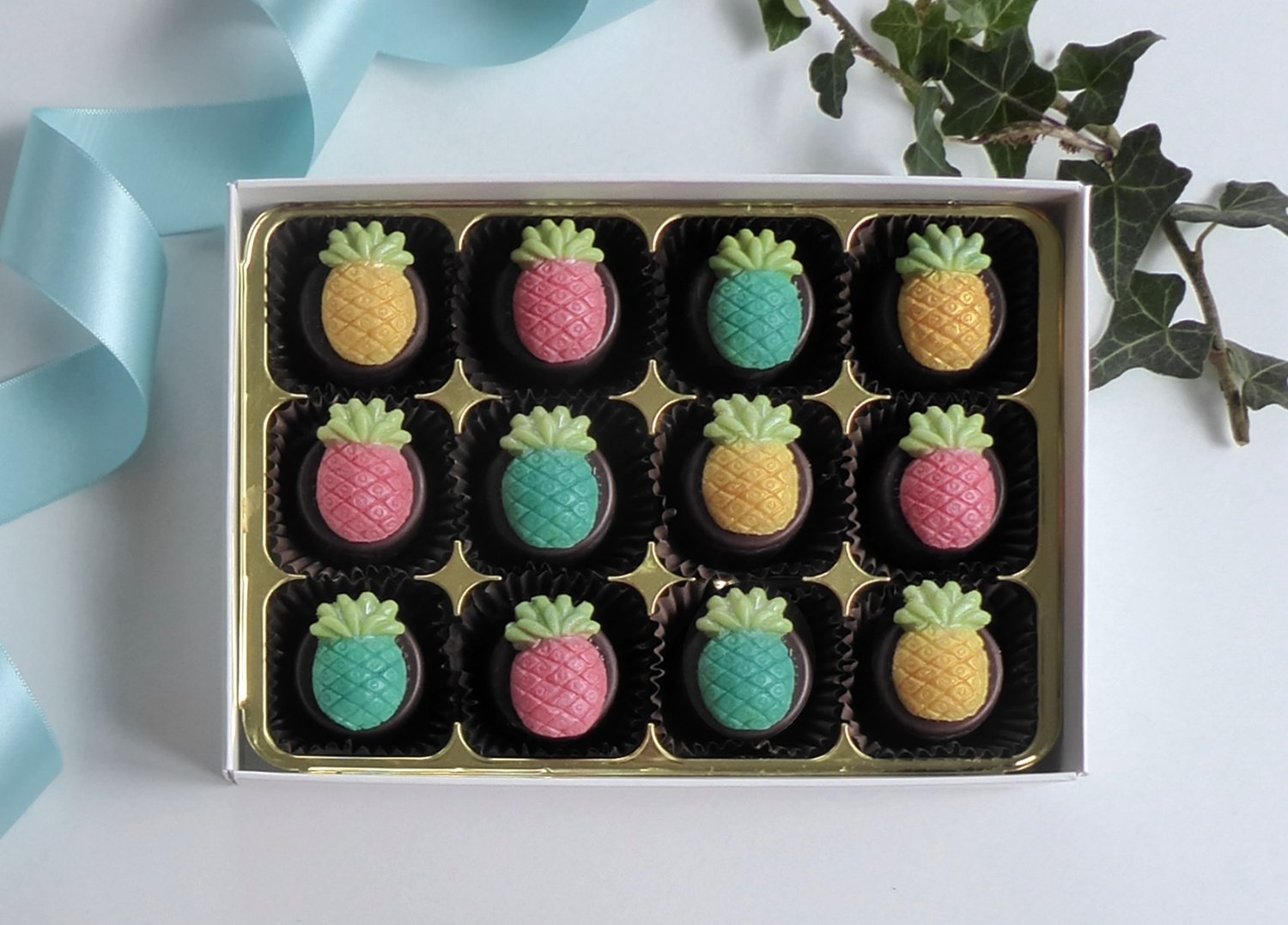 Christmas Pineapples 00050