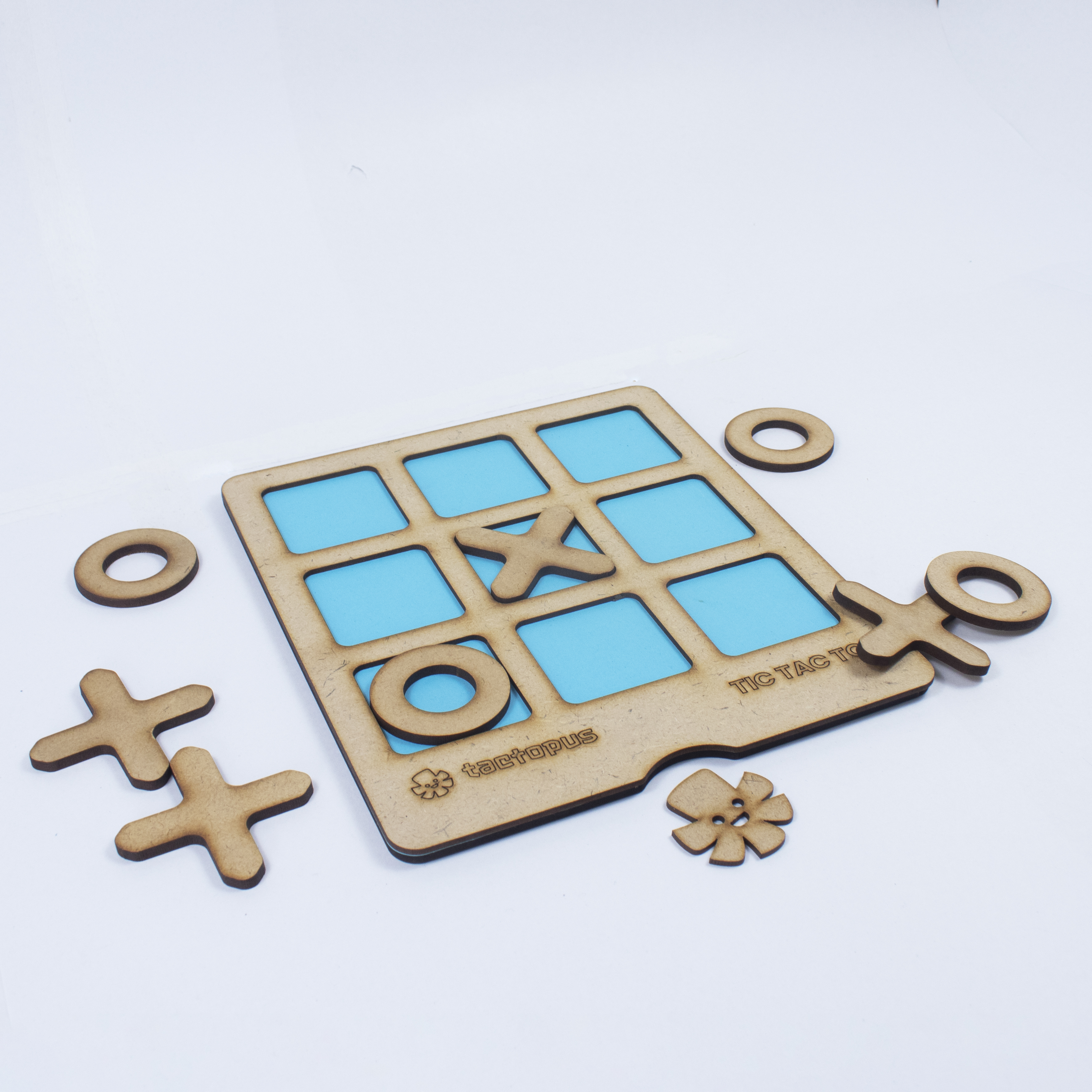Noughts & Crosses TA_MG_001
