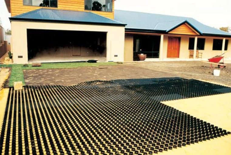 Grassrings Driveway