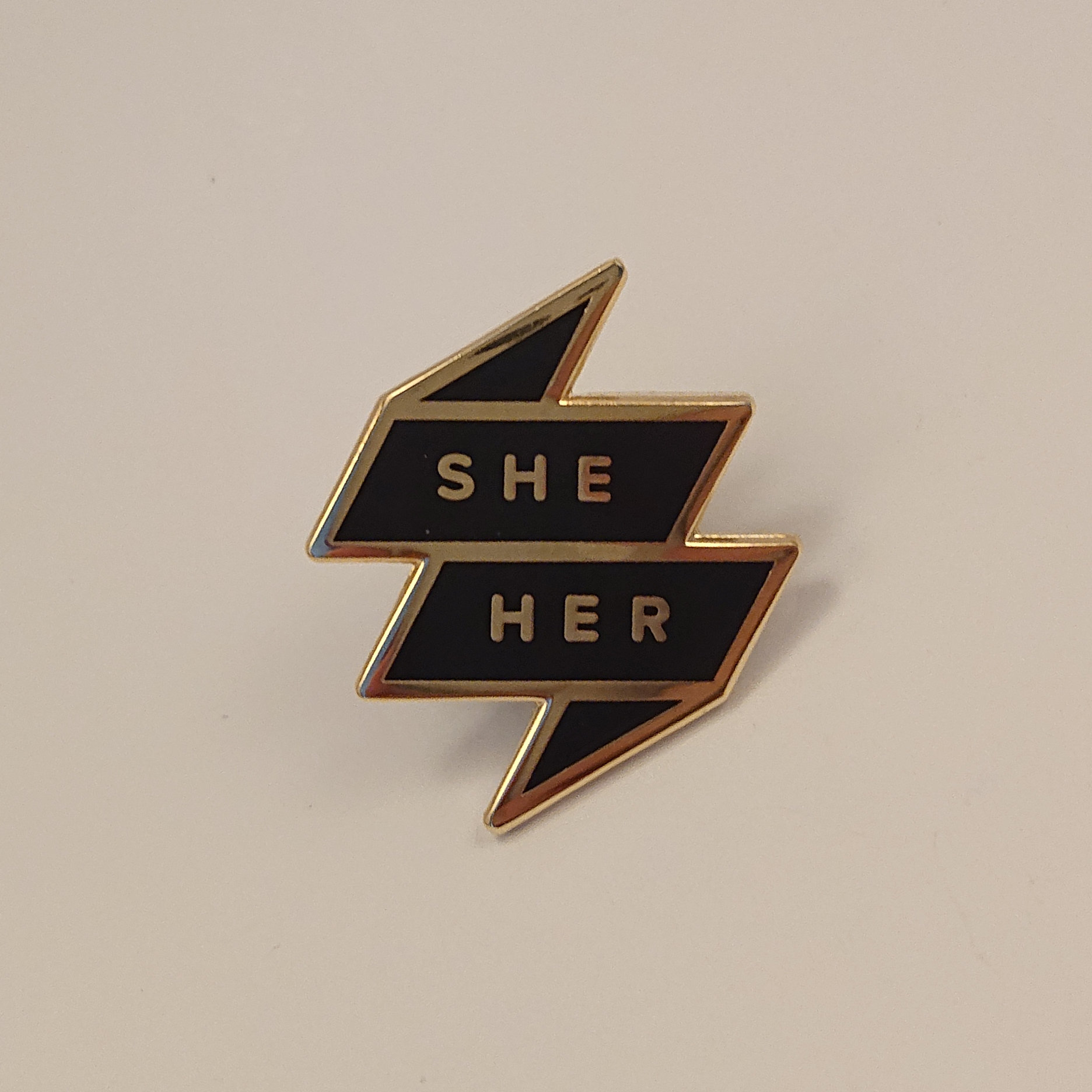 Pronoun Badge - She/Her Black 00013