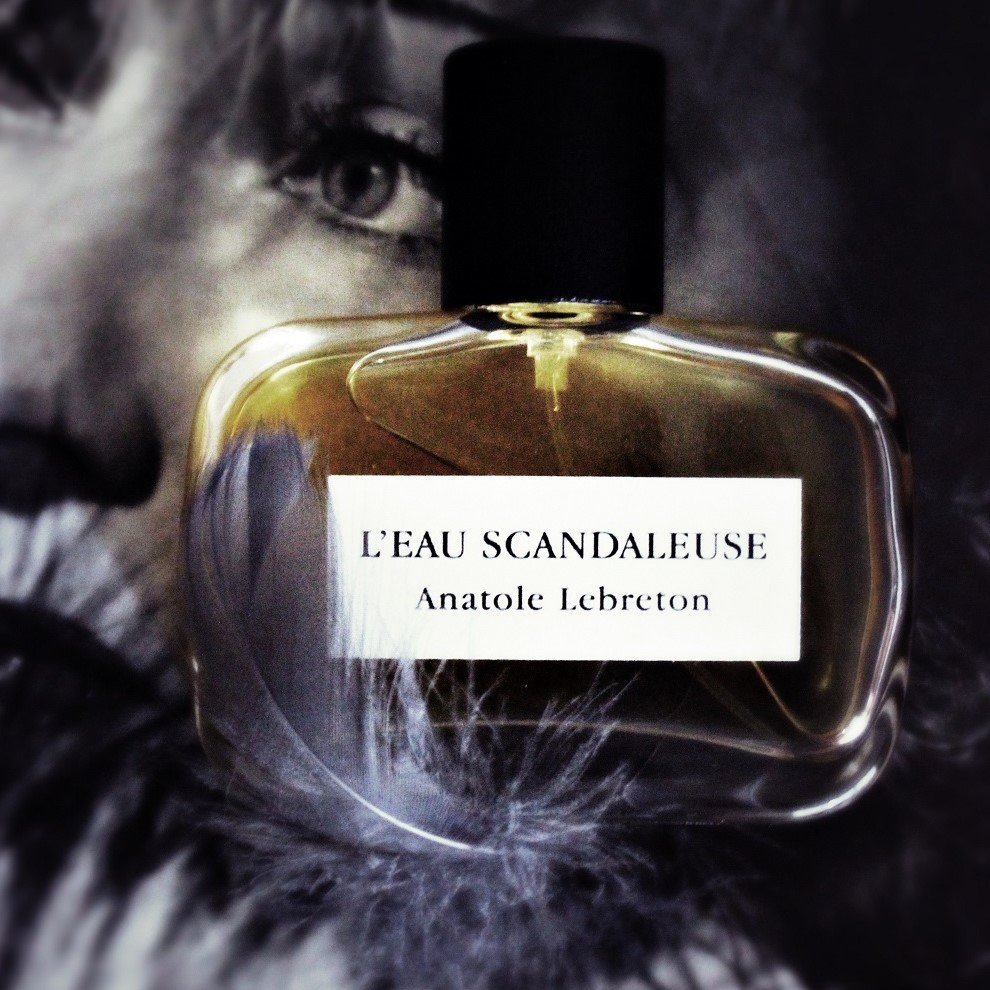 L'EAU SCANDALEUSE SCAN