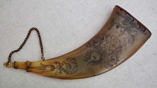 SOLD Antique European gun powder flask horn 17th - 18th century