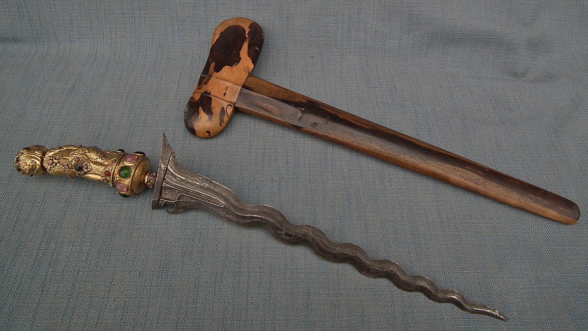 SOLD Antique Indonesian Balinese Dagger Sword Keris Kris 15 luks Gold Gilded Bayu Hilt