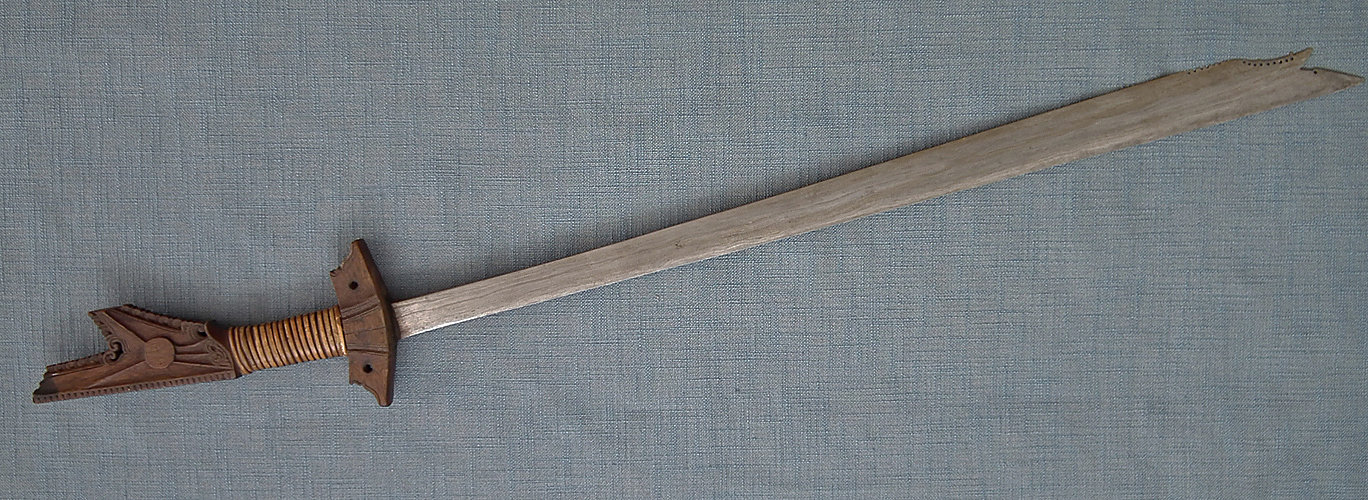 SOLD Antique Filipino Moro Islamic Sword Kampilan