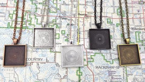 1 Inch (25mm) Square Pendant Tray With 18 Inch Rolo Chain 00031