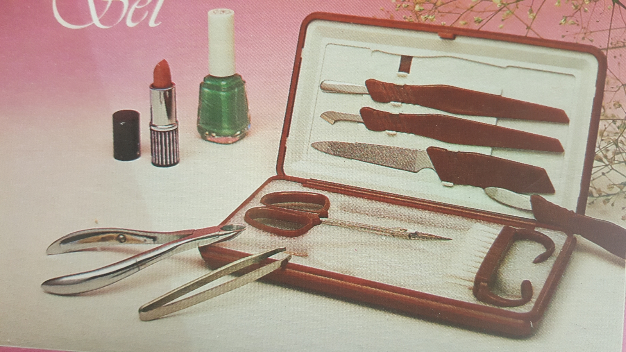 MANICURE SET