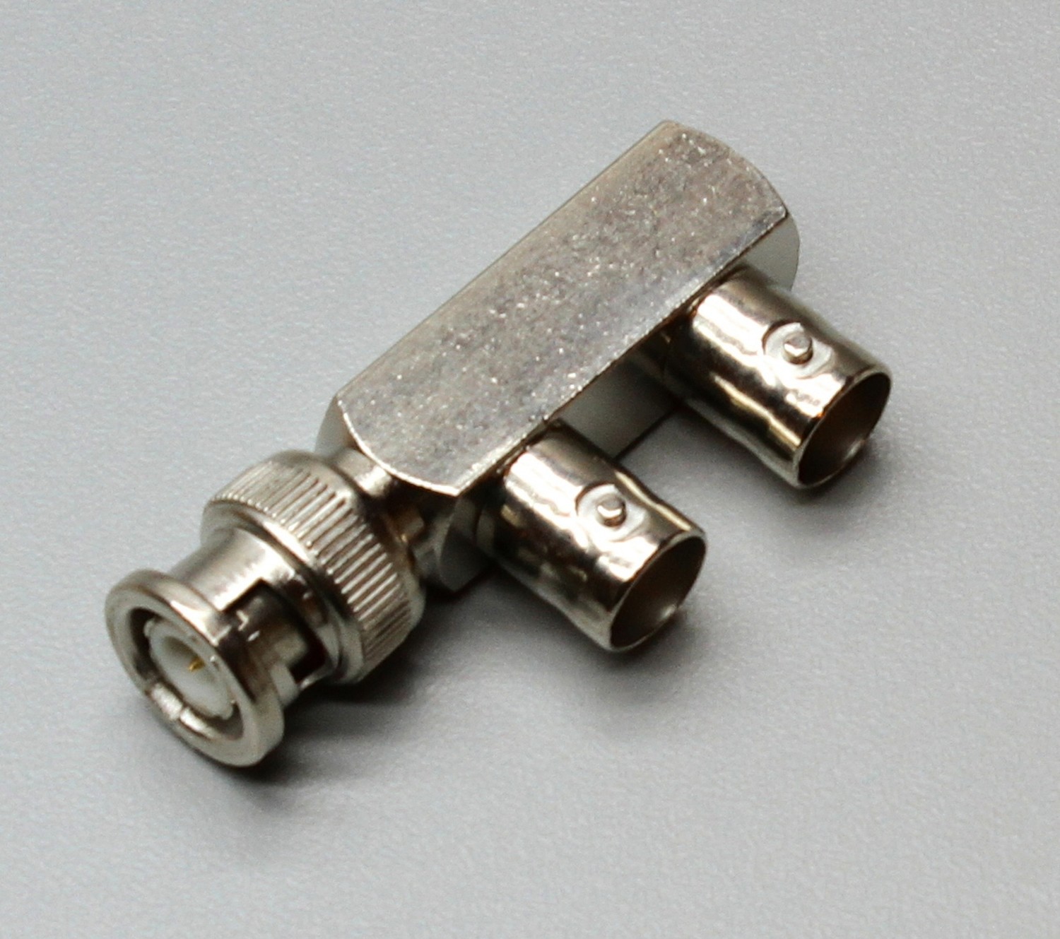 BNC Male to BNC Dual Female Adapter BNC Male to BNC Dual Female Adapter