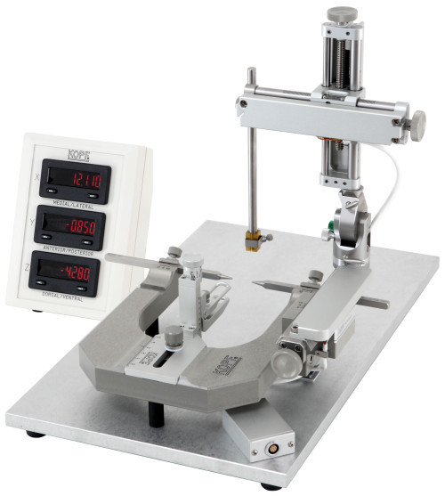 Model 940 Small Animal Stereotaxic Instrument with Digital Display Console Model 940 Small Animal Stereotaxic Instrument with Digital Display Console