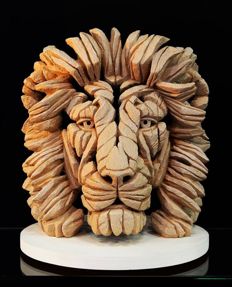 Lion - Yorkstone for Outdoors 11638