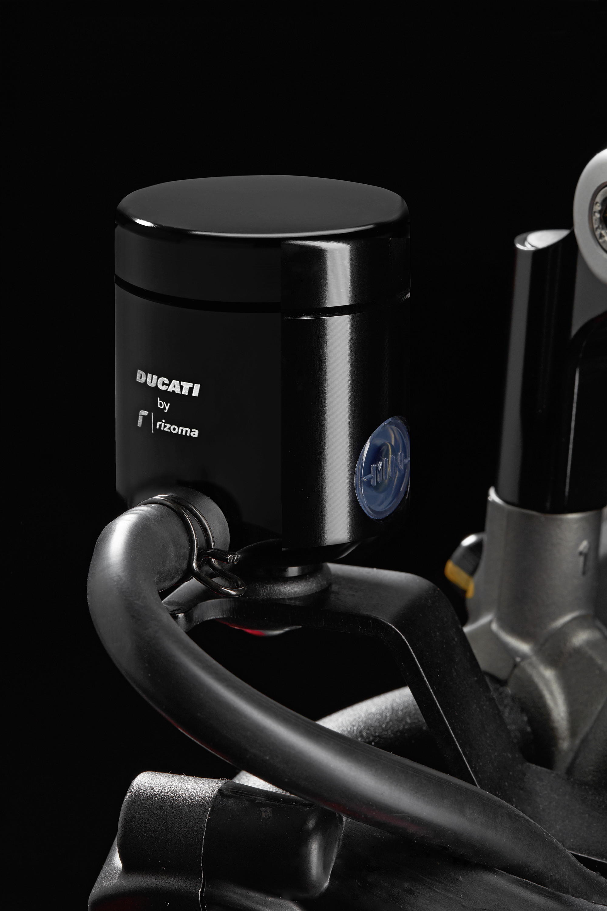 Brake fluid reservoir.
