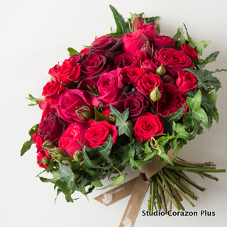 Red rose garden 00050