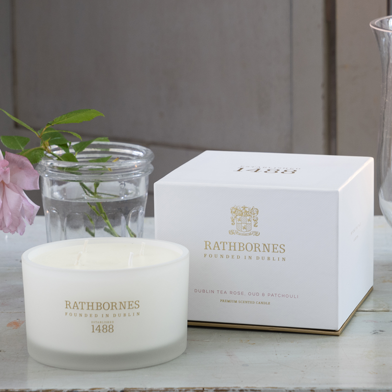 4 Wick Candle Dublin Tea Rose, Oud & Patchouli