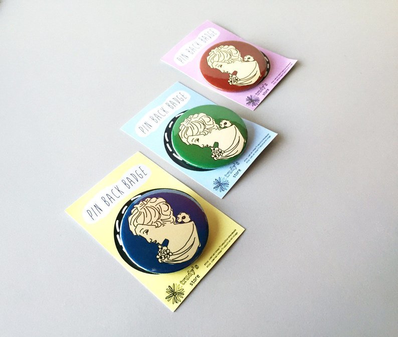 Cameo pin back badge 00025