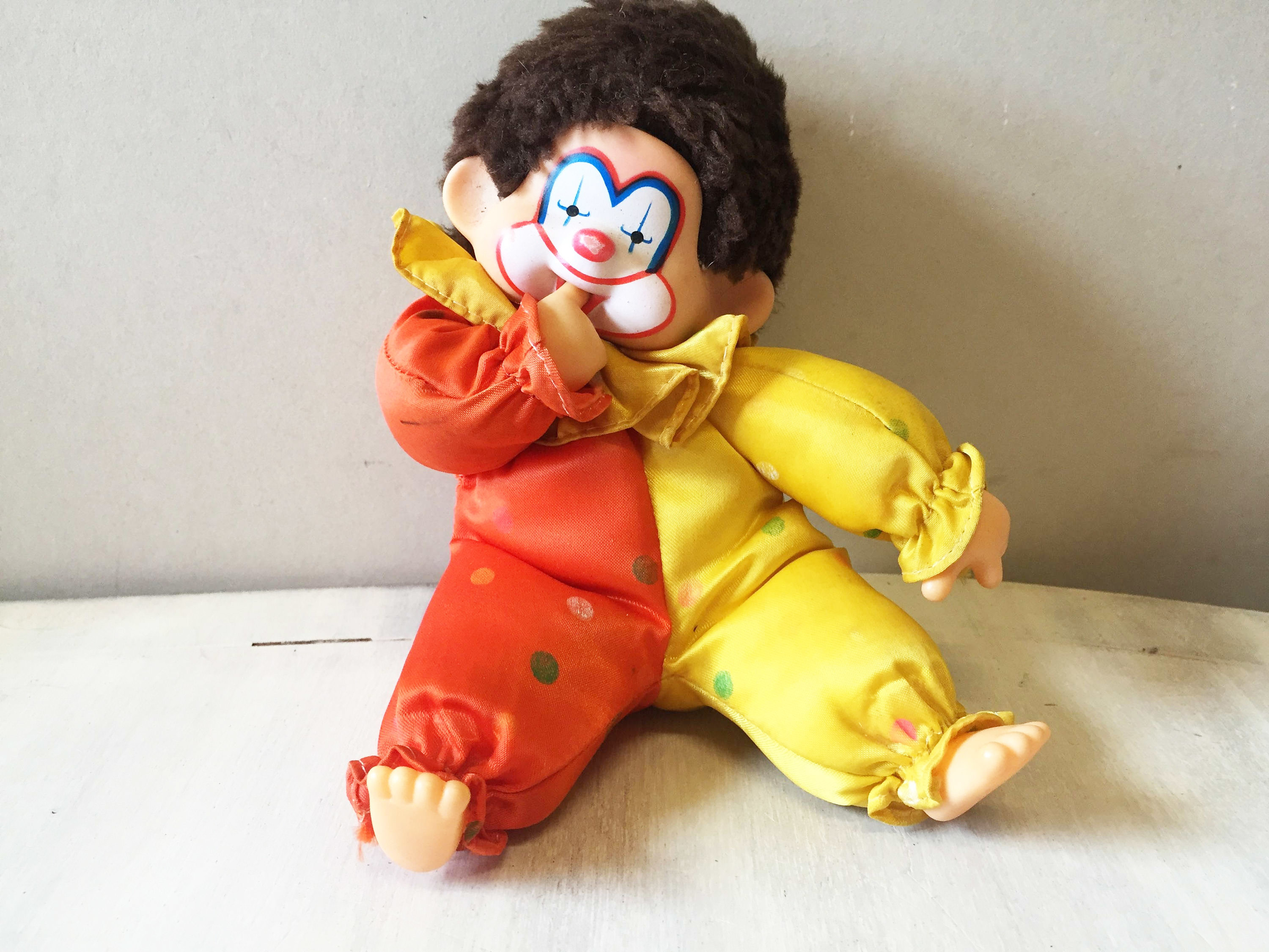 Corky clown Monchichi Monkey 00043