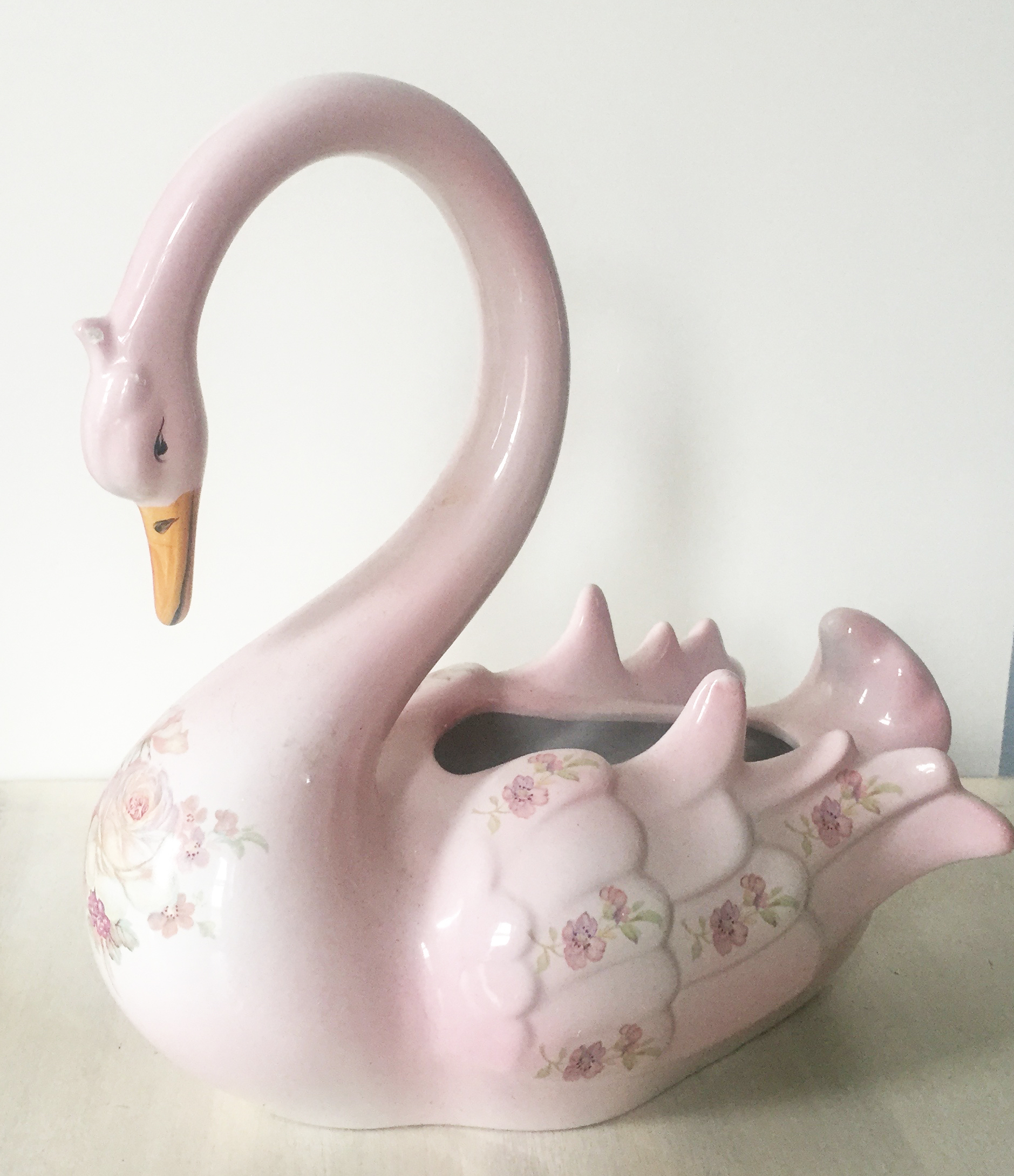 Vintage 80s pink large swan planter