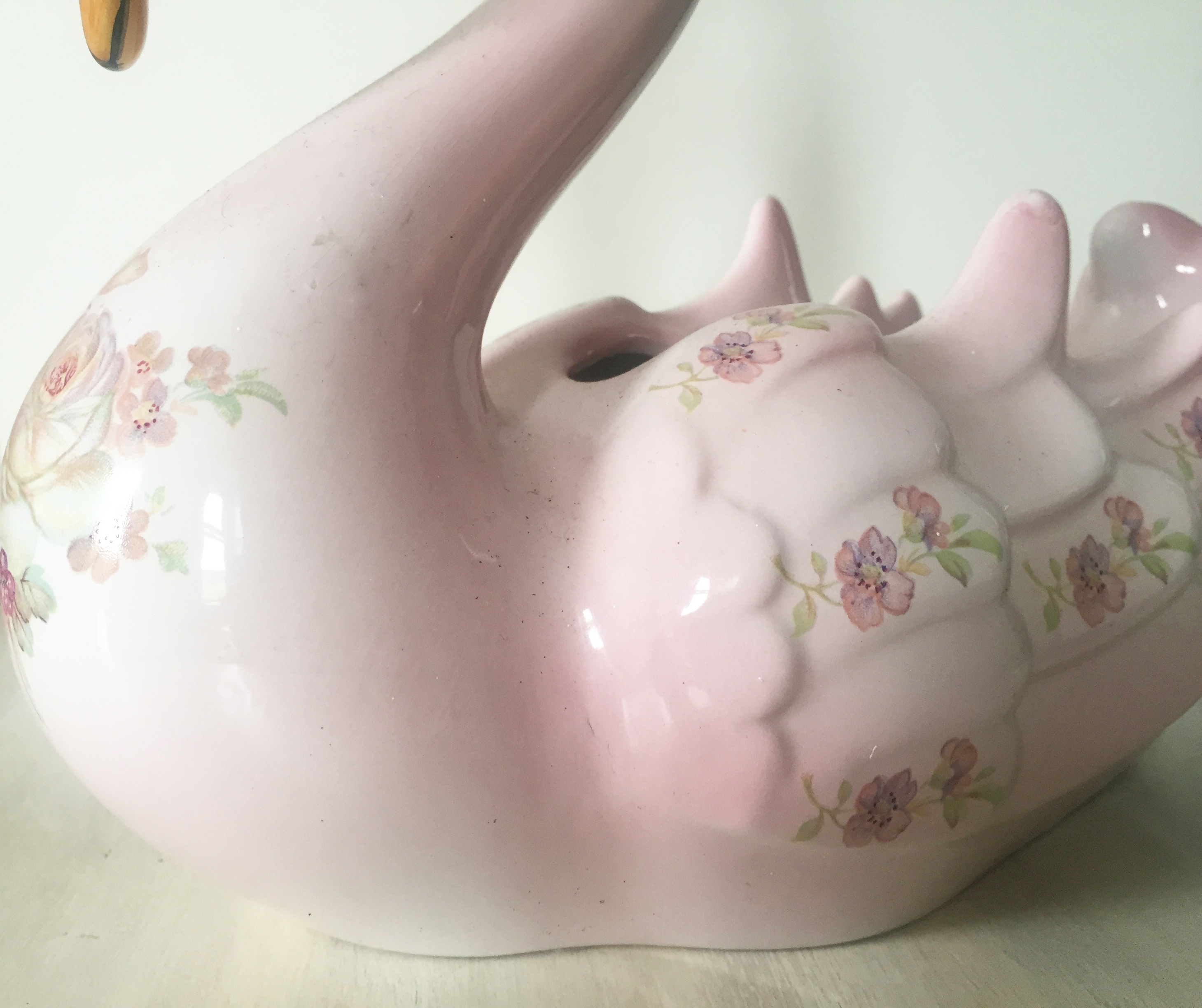 Vintage 80s pink large swan planter