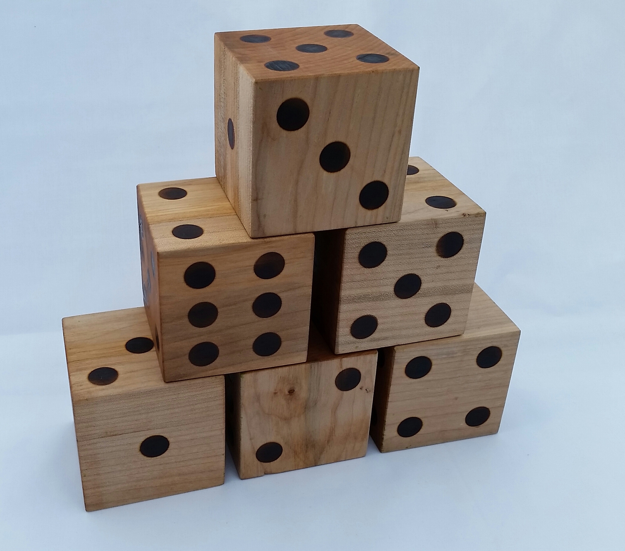 Lawn Dice 00011
