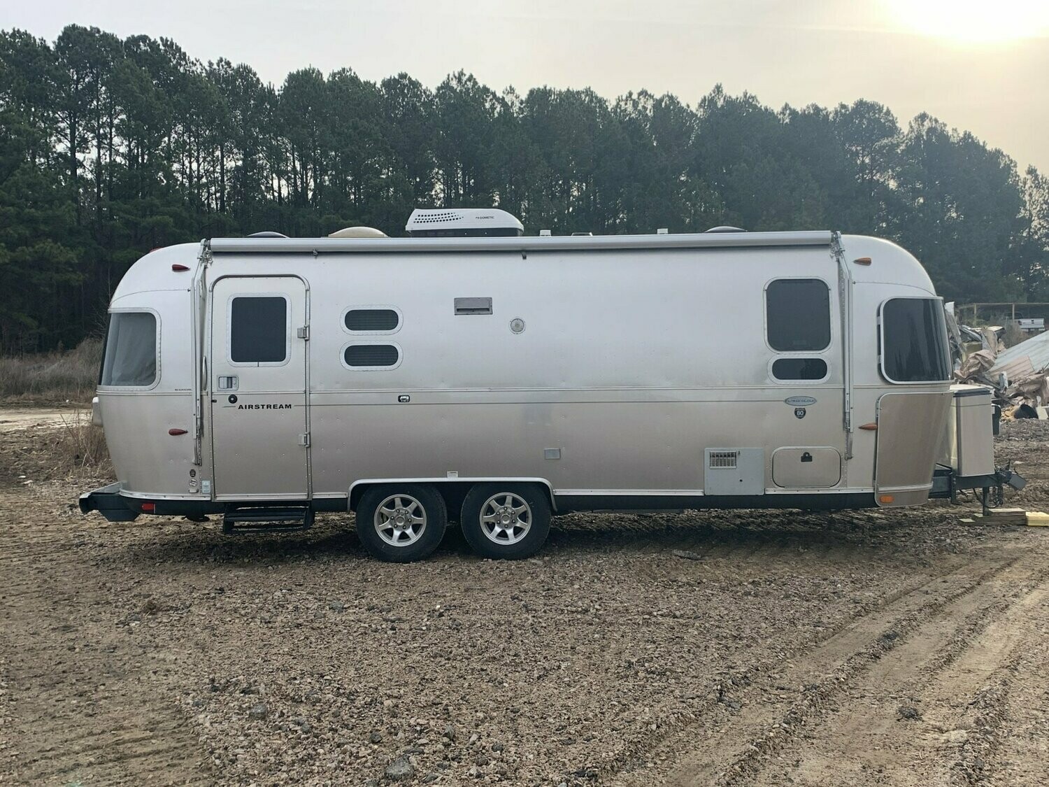 2011 AIRSTREAM FLYING CLOUD 25FB QUEEN