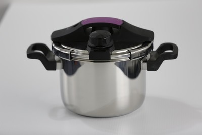 SS1 - 5.28 Qt. Stainless Steel Pressure Cooker SS1 - 5.28 Qt. Stainless Steel Pressure Cooker