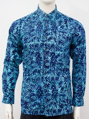 Karyaneka Casual Long Sleeve Abstract Design Batik Shirt (Navy-lightblue) 0650104005032B