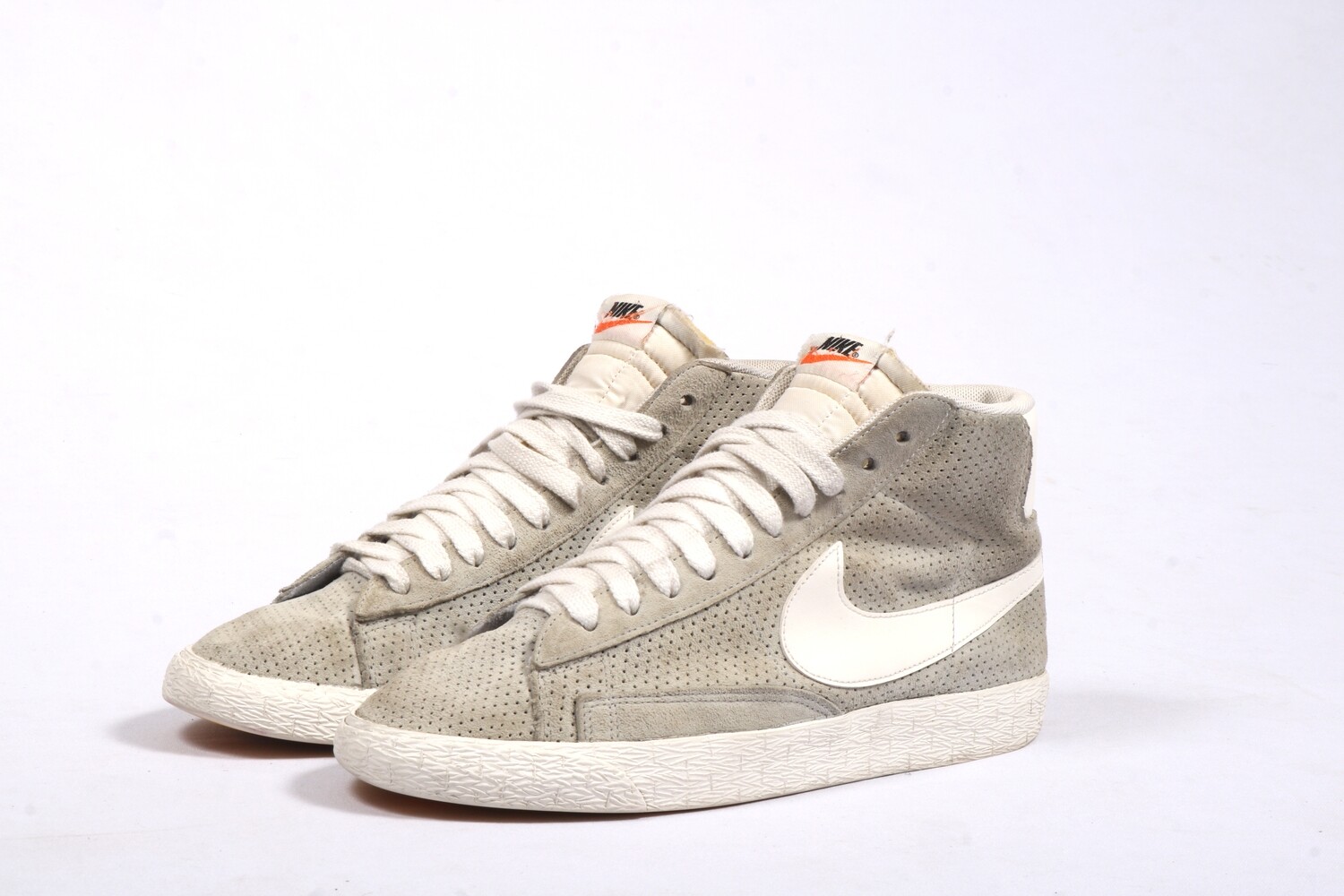 nike blazer high beige