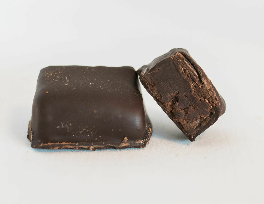 Dark Chocolate Chile Cinnamon Truffle - 1 pc Dark Chocolate Chile Cinnamon Truffle - 1 pc