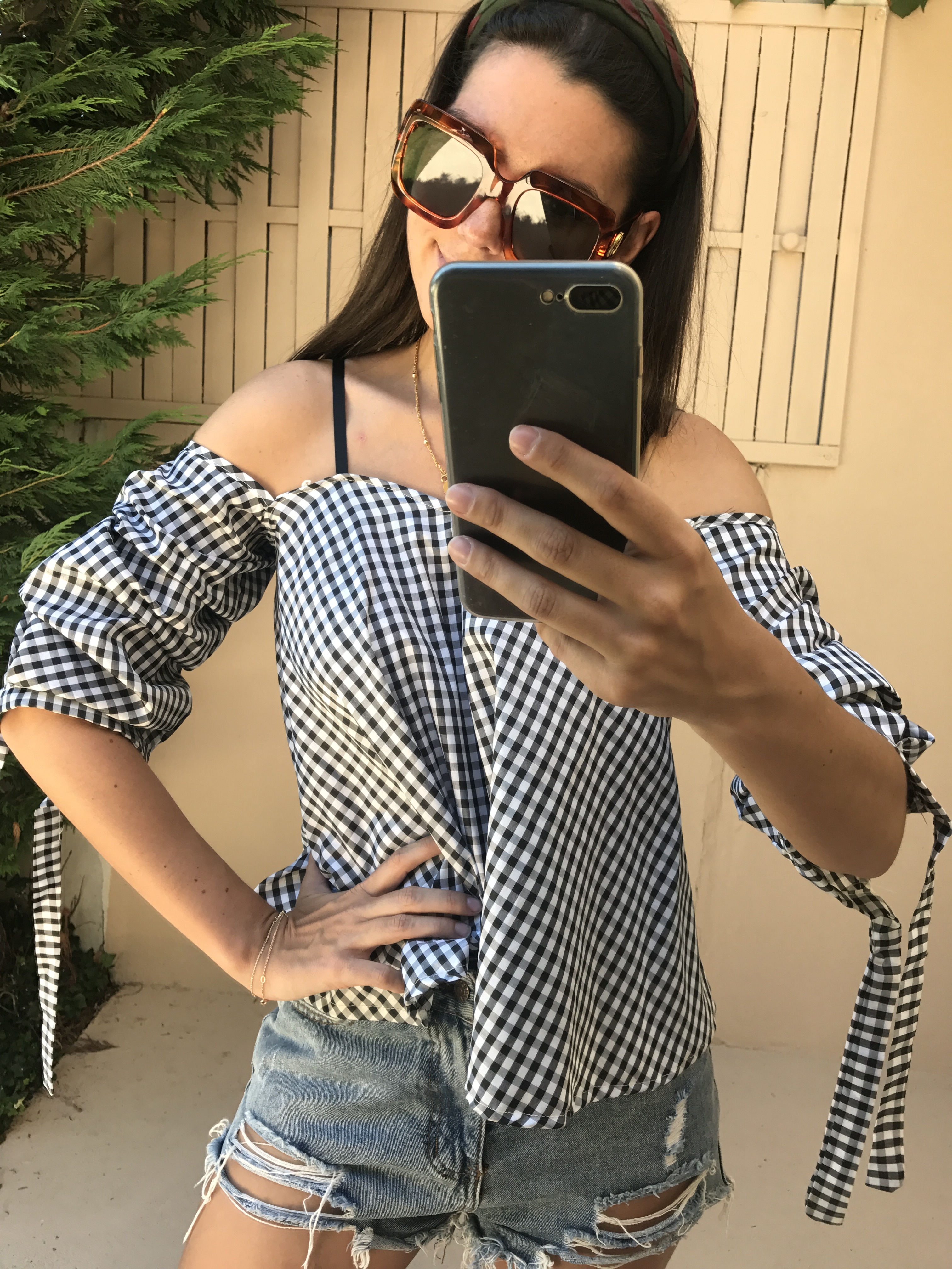 BLACK AND WHITE TOP