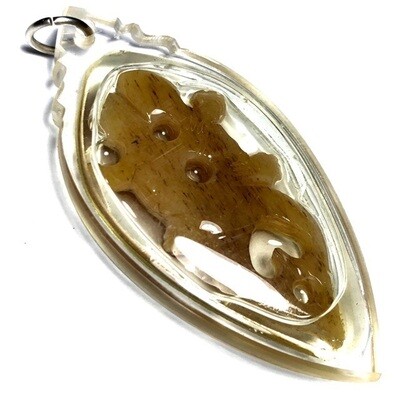 Jing Jok Koo Maha Sanaeh Nuea Khao Kway Phueak Gae - Hand Carved Albino Buffalo Horn Gecko - Love, Anti Black Magic and Business Charm - 'Wai Kroo 2555 Be' Edition - Luang Por Chor Wat Hnong Saeng Jing Jok Koo Maha Sanaeh Nuea Khao Kway Phueak Gae - Hand Carved Albino Buffalo Horn Gecko - Love, Anti Black Magic and Business Charm - 'Wai Kroo 2555 Be' Edition - Luang Por Chor Wat Hnong Saeng