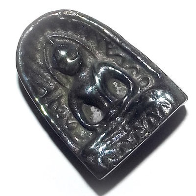 Pra Sum Gor (Benjapakee amulet) - Nuea Lek Lai Nam Neung See Peek Malaeng Tap (Buddha in Meditation made from pure Lek Lai) - Luang Por Hone (Huan) - Wat Putai Sawan 2548 BE Pra Sum Gor (Benjapakee amulet) - Nuea Lek Lai Nam Neung See Peek Malaeng Tap (Buddha in Meditation made from pure Lek Lai) - Luang Por Hone (Huan) - Wat Putai Sawan 2548 BE