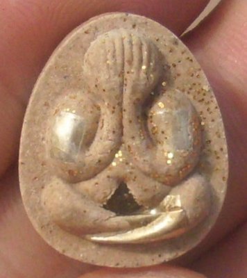 Pra Pid Ta Gamagarn Edition with pure Prai powder and precious stone insert - charm, protection and riches amulet - Ajarn Somrach (Chiang Mai) Pra Pid Ta Gamagarn Edition with pure Prai powder and precious stone insert - charm, protection and riches amulet - Ajarn Somrach (Chiang Mai)