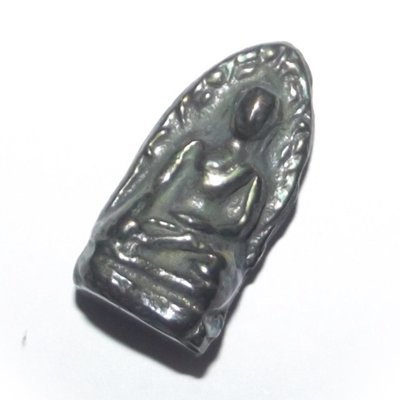 Pra Rod Lampun (Benjapakee amulet) - Nuea Lek Lai Nam Neung See Peek Malaeng Tap (Buddha in Meditation) pure Lek Lai - Luang Por Huan - Wat Putai Sawan 2548 BE Pra Rod Lampun (Benjapakee amulet) - Nuea Lek Lai Nam Neung See Peek Malaeng Tap (Buddha in Meditation) pure Lek Lai - Luang Por Huan - Wat Putai Sawan 2548 BE