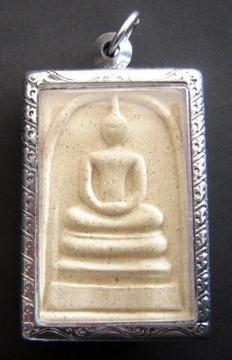 Pra Somdej Chinabanchorn Run Jakapat - Nuea Pong Puttakun - Wat Jao Arm - blessed by Luang Por Phern, Luang Phu Juea, Luang Por Pae and Luang Por Uttama - 3 x 4.5 Cm casing included Pra Somdej Chinabanchorn Run Jakapat - Nuea Pong Puttakun - Wat Jao Arm - blessed by Luang Por Phern, Luang Phu Juea, Luang Por Pae and Luang Por Uttama - 3 x 4.5 Cm casing included