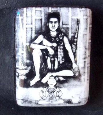 Locket Pra Phun Phaen - with Kumarn Tong (Ongk Kroo Master Piece Version) - filled with sacred Maha Saneh Powders, white robe, + 2 Takrut + Chin Aathan + 4 Gems - Samnak Ajarn Meng Khun Phaen 2555 BE Locket Pra Phun Phaen - with Kumarn Tong (Ongk Kroo Master Piece Version) - filled with sacred Maha Saneh Powders, white robe, + 2 Takrut + Chin Aathan + 4 Gems - Samnak Ajarn Meng Khun Phaen 2555 BE