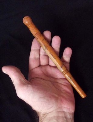 Mai Kroo Dtapot Por Gae - Nuea Mai Saksit - Magic Wand made from Holy Wood - Luang Por Prohm (Khao Or Master) 7 Inches Long - Wat Ban Suan 2555 BE Mai Kroo Dtapot Por Gae - Nuea Mai Saksit - Magic Wand made from Holy Wood - Luang Por Prohm (Khao Or Master) 7 Inches Long - Wat Ban Suan 2555 BE