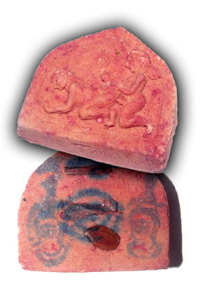 Choo Chok Khor Dai 'Ongk Kroo Pised' - 99 Ghost Red Prai Powders + Ban Neng Bone + Dancing Deva Gem + Takrut - Gambling and Love Charm - Ruesi Masia 2554 BE Choo Chok Khor Dai 'Ongk Kroo Pised' - 99 Ghost Red Prai Powders + Ban Neng Bone + Dancing Deva Gem + Takrut - Gambling and Love Charm - Ruesi Masia 2554 BE
